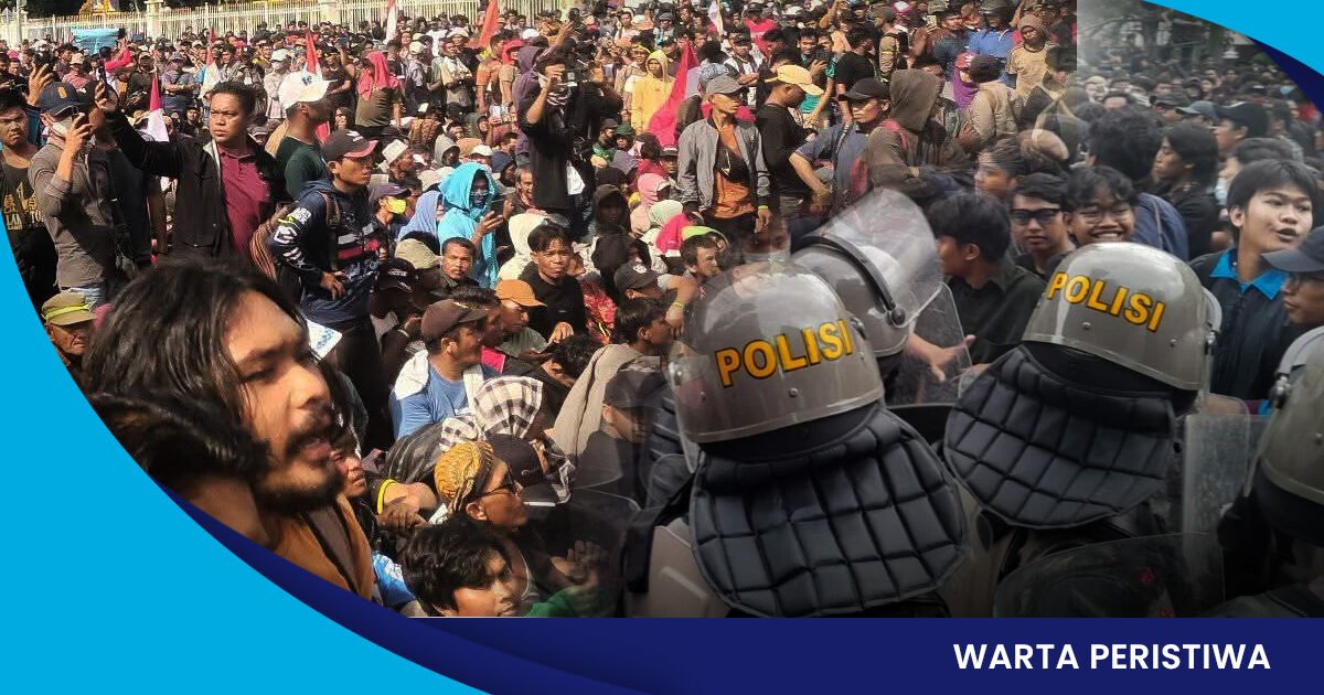 Demo penolakan relokasi TNTN oleh ribuan massa masyarakat Pelalawan di depan Kantor Gubernur Riau sempat nyaris ricuh, setelah seorang peserta unjuk rasa melempar botol air minum ke petugas